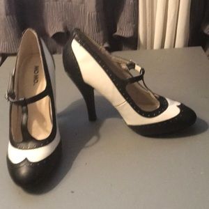 ‘Mo Mo’ T-strap Spectator Heels